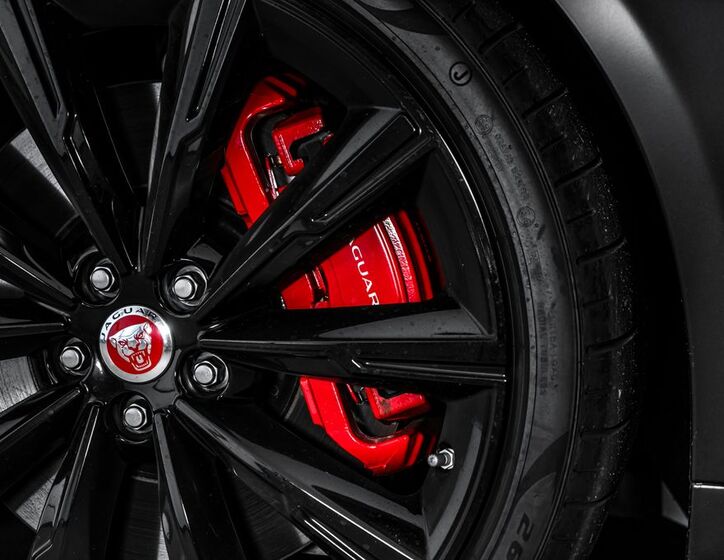 Jaguar F-Type 11