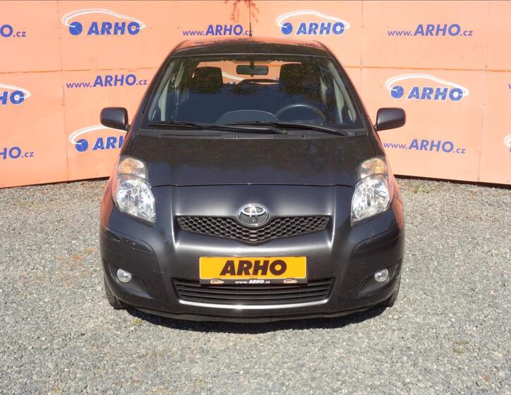 Toyota Yaris 2