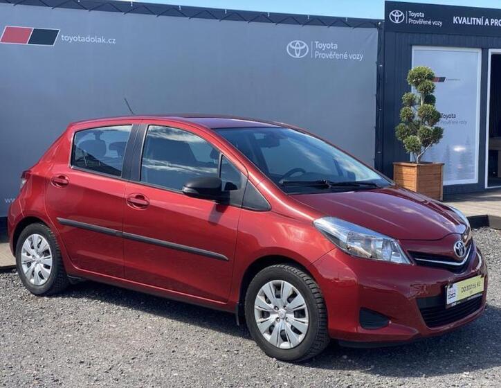 Toyota Yaris 1