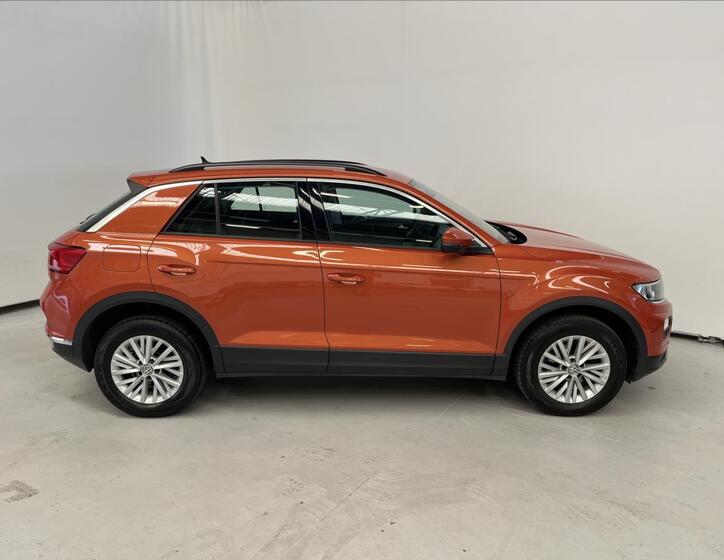 Volkswagen T-Roc 4