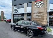 Toyota Camry 1