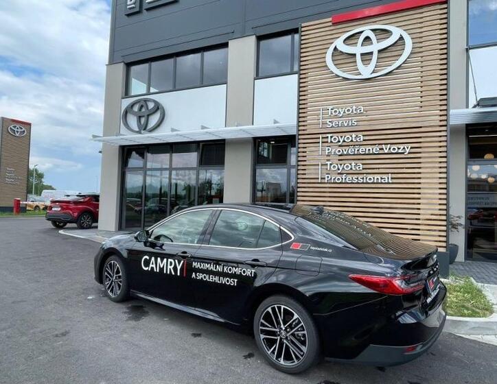 Toyota Camry 1