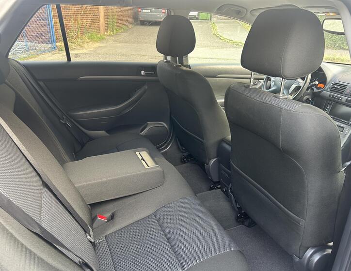 Toyota Avensis 49