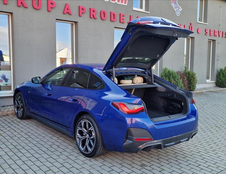BMW i4 42
