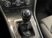 Volkswagen Golf 16