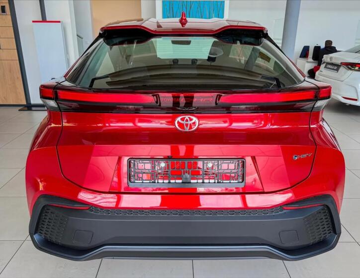 Toyota C-HR 6