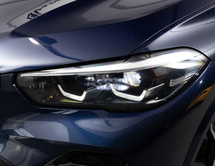 BMW X5 8