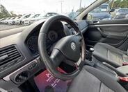 Volkswagen Golf 16