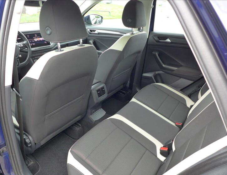 Volkswagen T-Roc 31