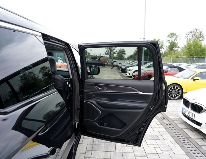 Jeep Grand Cherokee 22