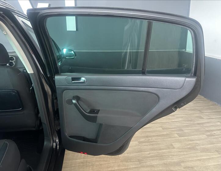 Volkswagen Golf 17