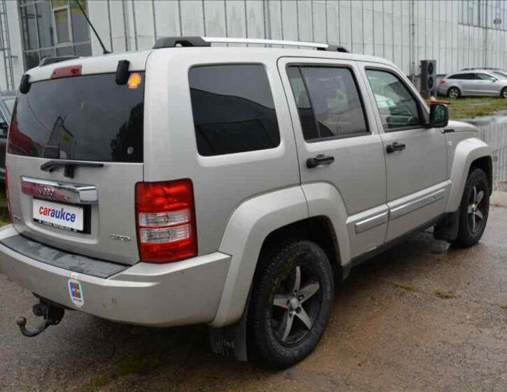Jeep Cherokee 4