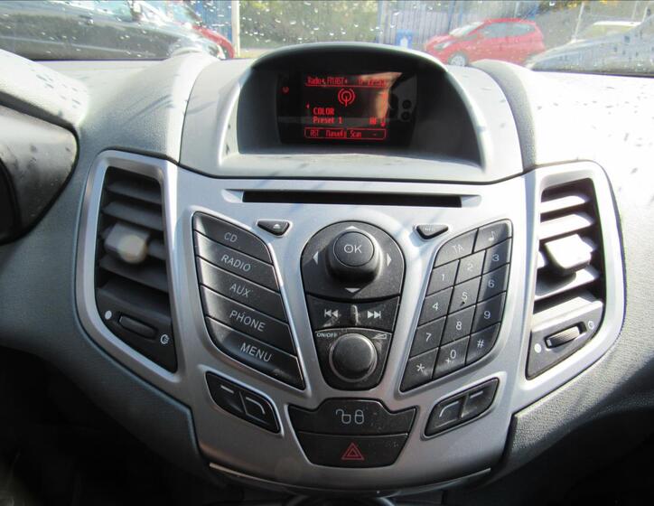 Ford Fiesta 16