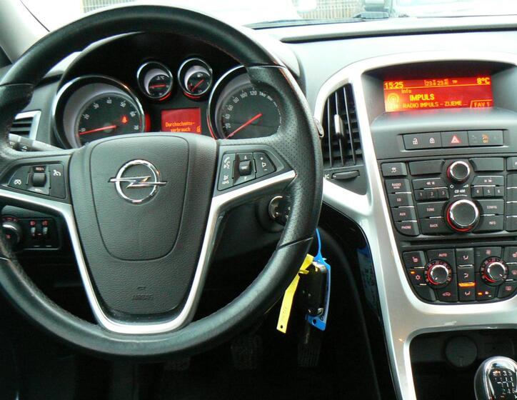 Opel Astra 12
