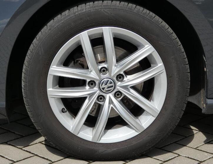 Volkswagen Golf 21
