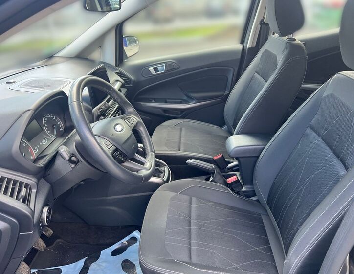 Ford EcoSport 7