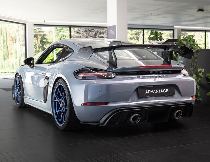 Porsche Cayman 4