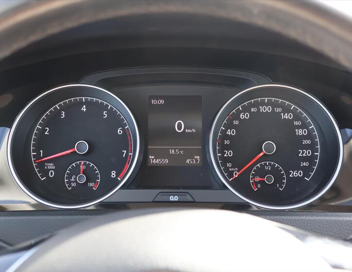 Volkswagen Golf 17