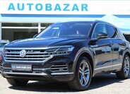 Volkswagen Touareg 1
