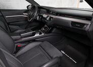 Audi e-tron 15