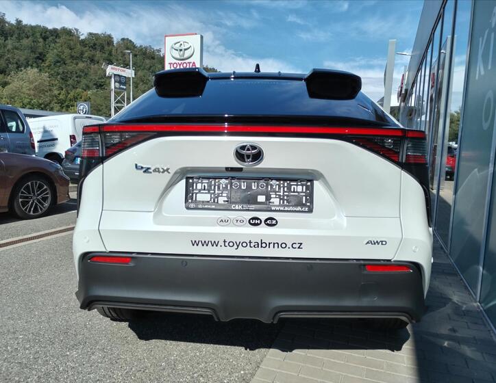 Toyota bZ4X 10