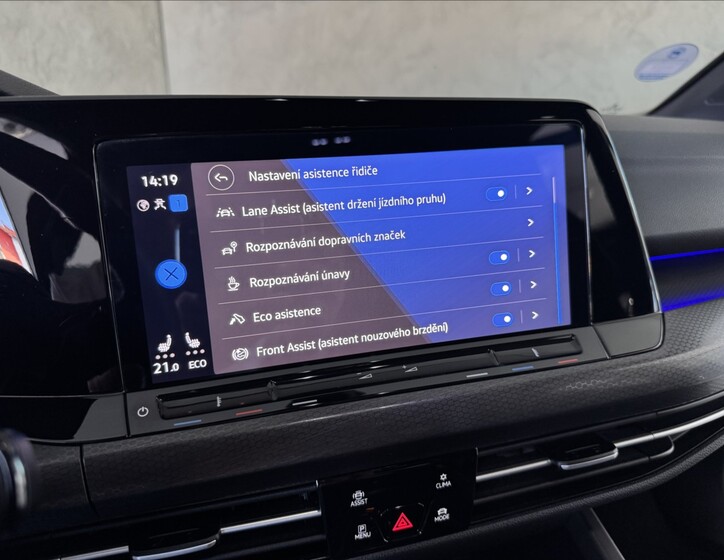 Volkswagen Golf 26
