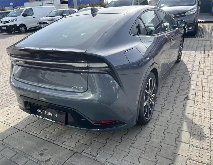 Toyota Prius 6