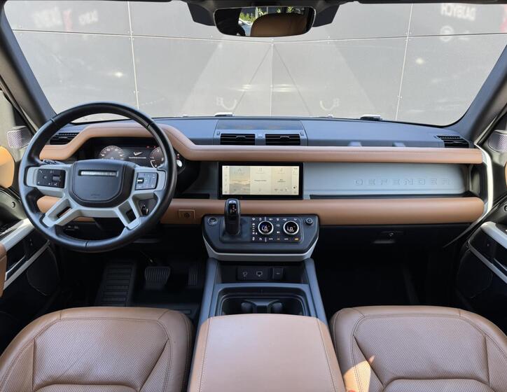 Land Rover Defender 14