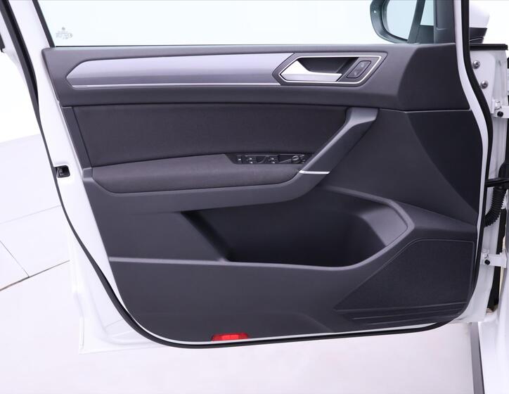 Volkswagen Touran 11