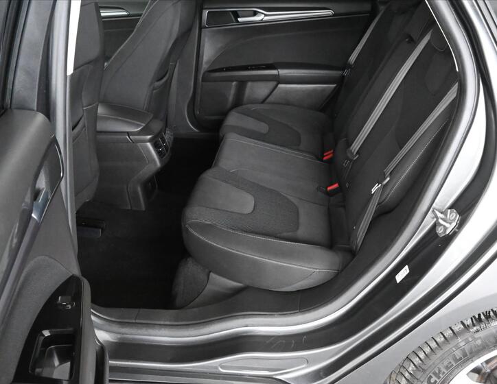 Ford Mondeo 10