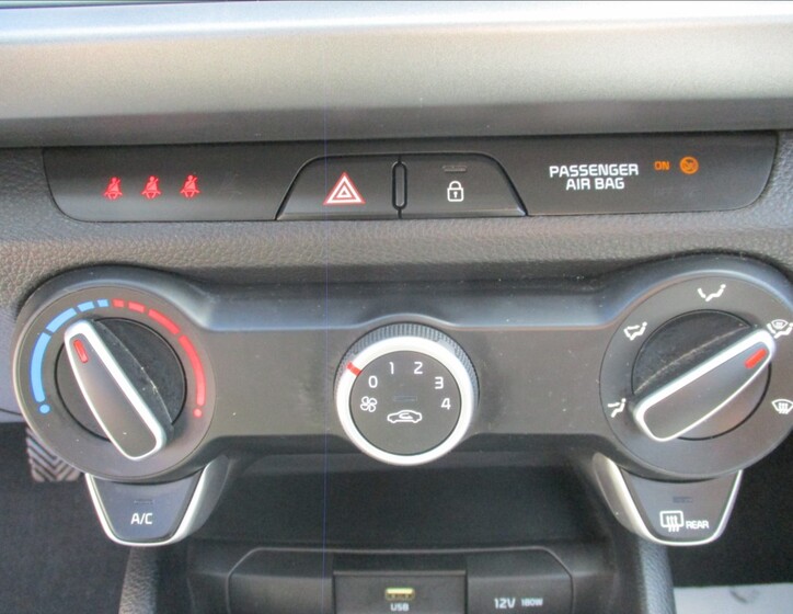 KIA Rio 18