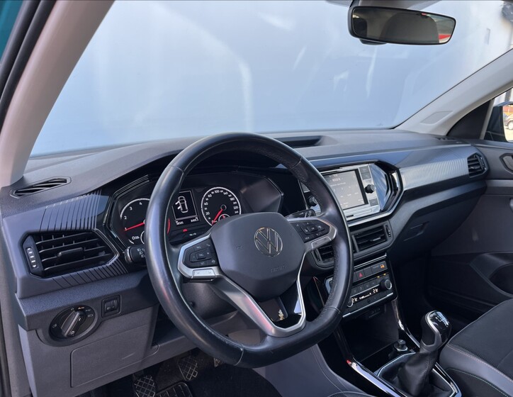 Volkswagen T-Cross 18