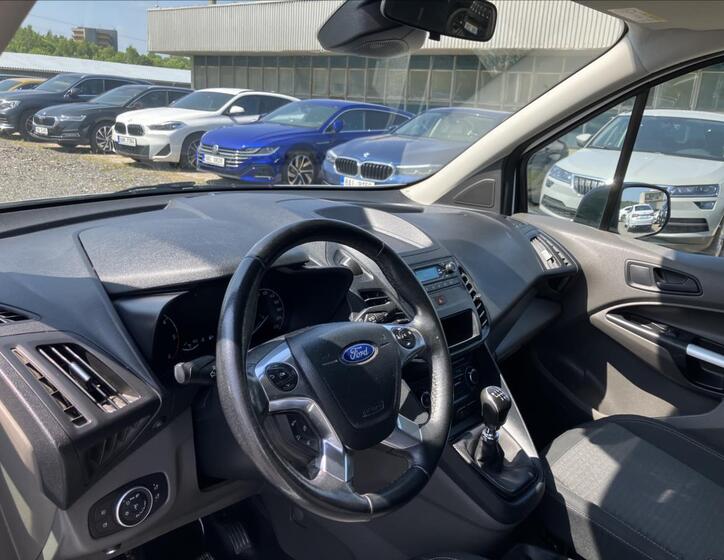 Ford Transit Connect 9