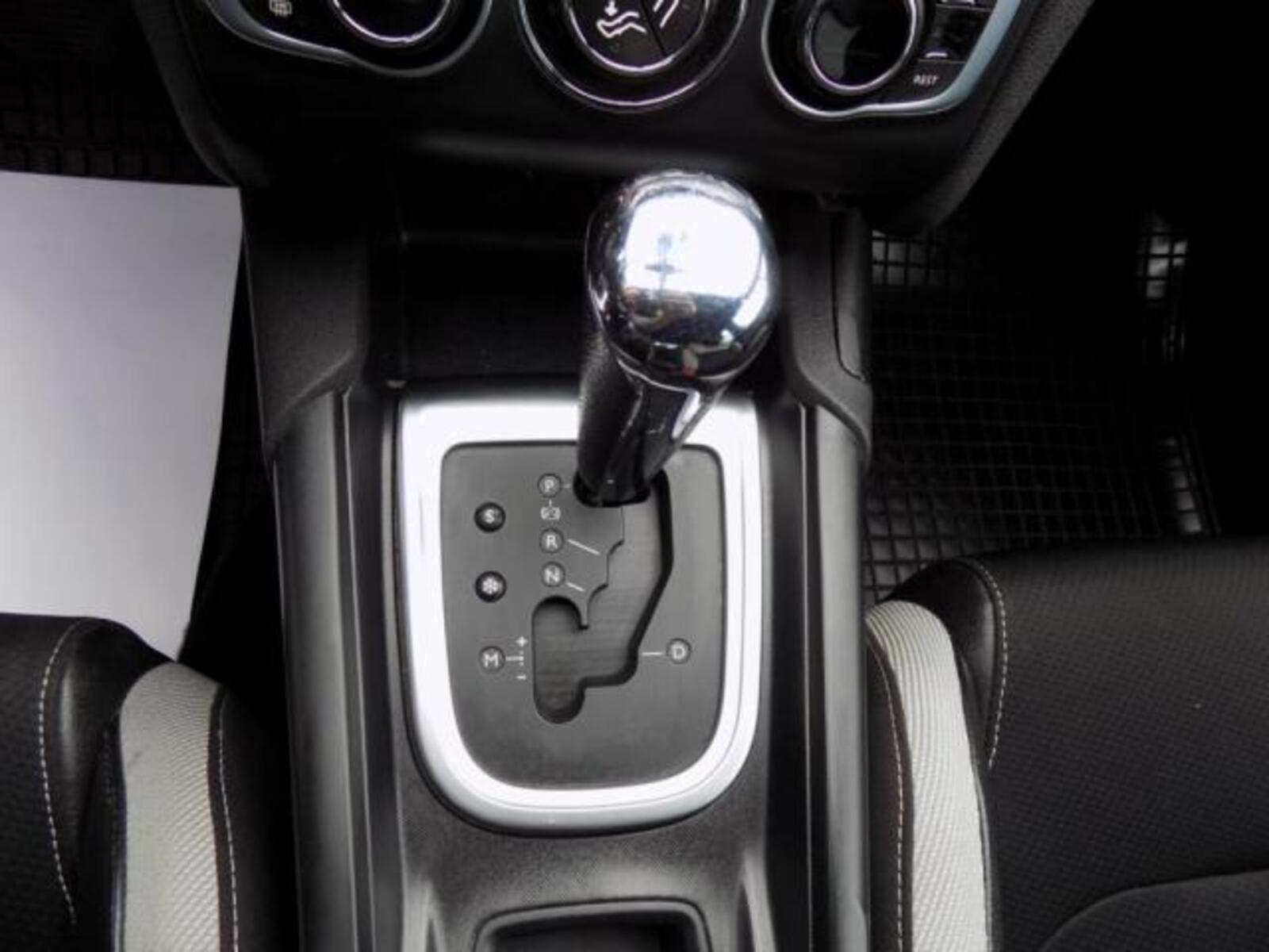 DS Automobiles DS4 28