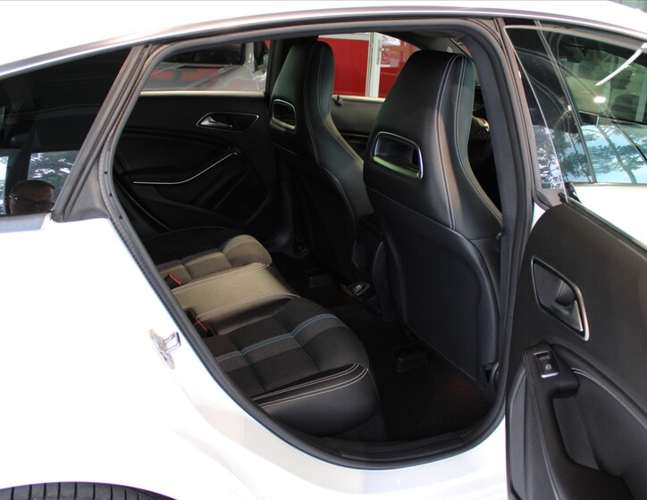 Mercedes-Benz CLA 22
