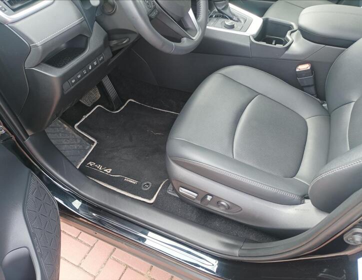 Toyota RAV4 11