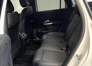 Mercedes-Benz GLA 8