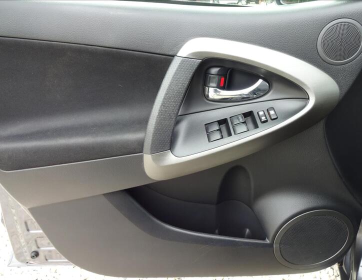 Toyota RAV4 18