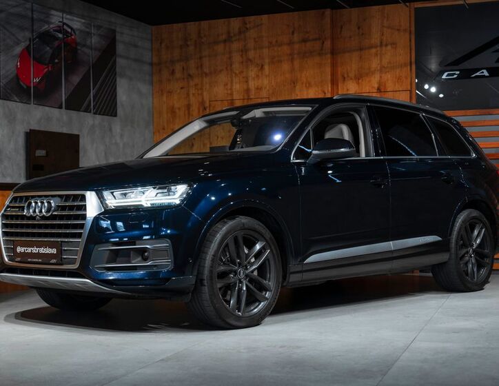 Audi Q7 1