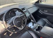 Jaguar E-Pace 9