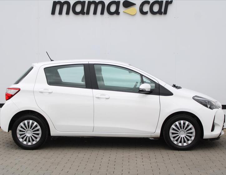 Toyota Yaris 8