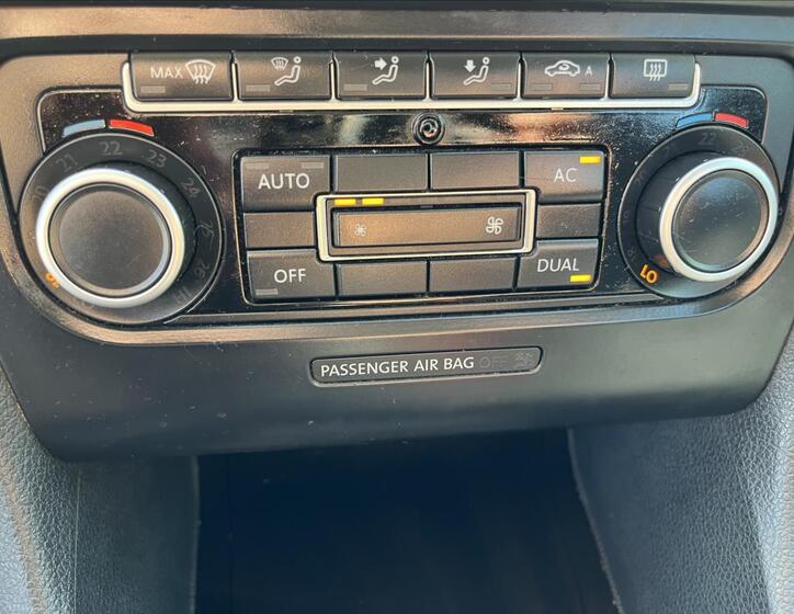 Volkswagen Golf 16