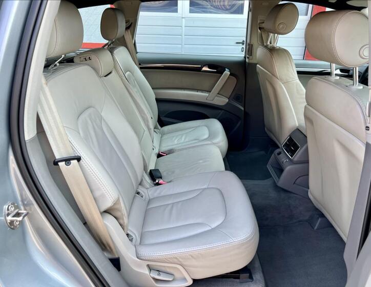 Audi Q7 15