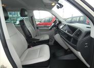Volkswagen Caravelle 9