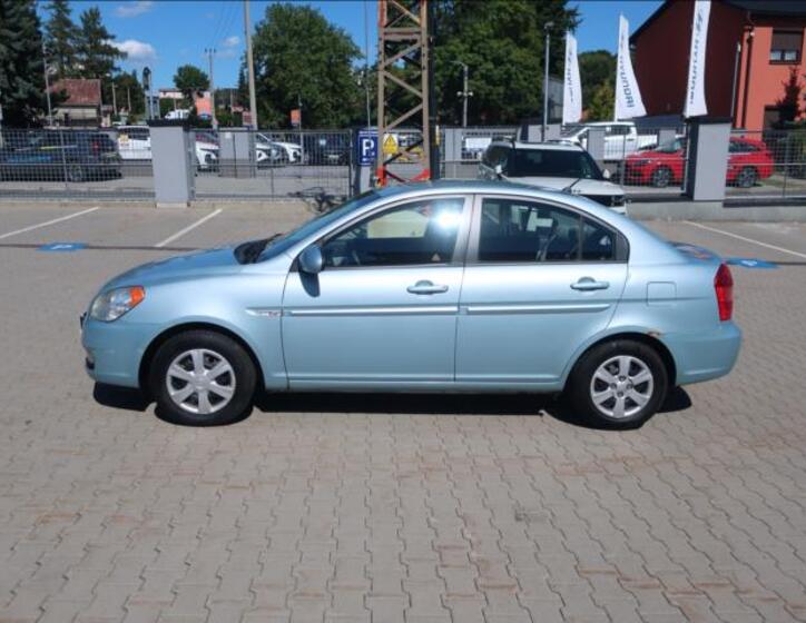 Hyundai Accent 4