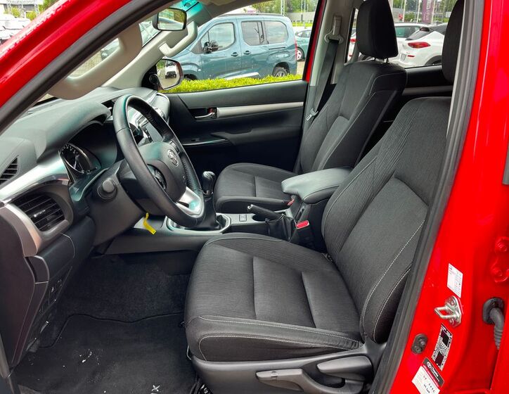Toyota Hilux 13