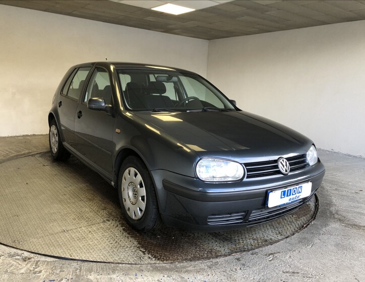 Volkswagen Golf 1