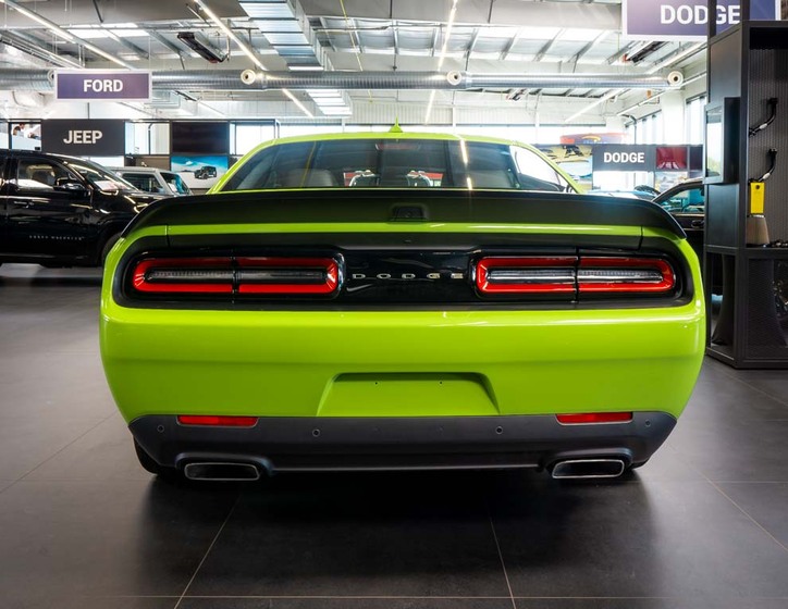Dodge Challenger 4