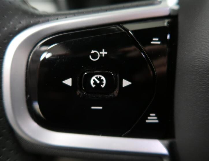 Volvo V90 16