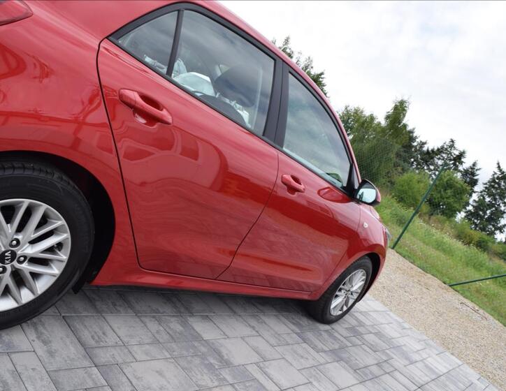 KIA Rio 10
